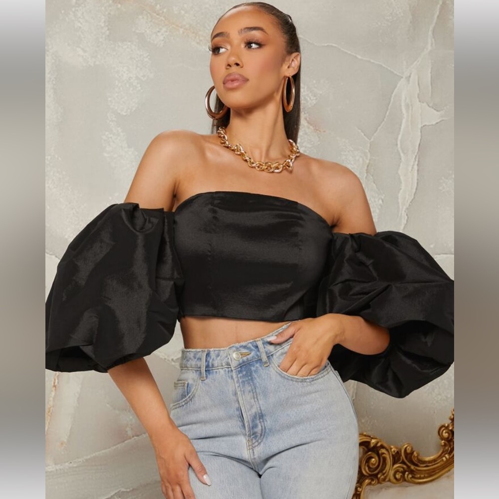 Off shoulder puff sleeve black crop top, medium